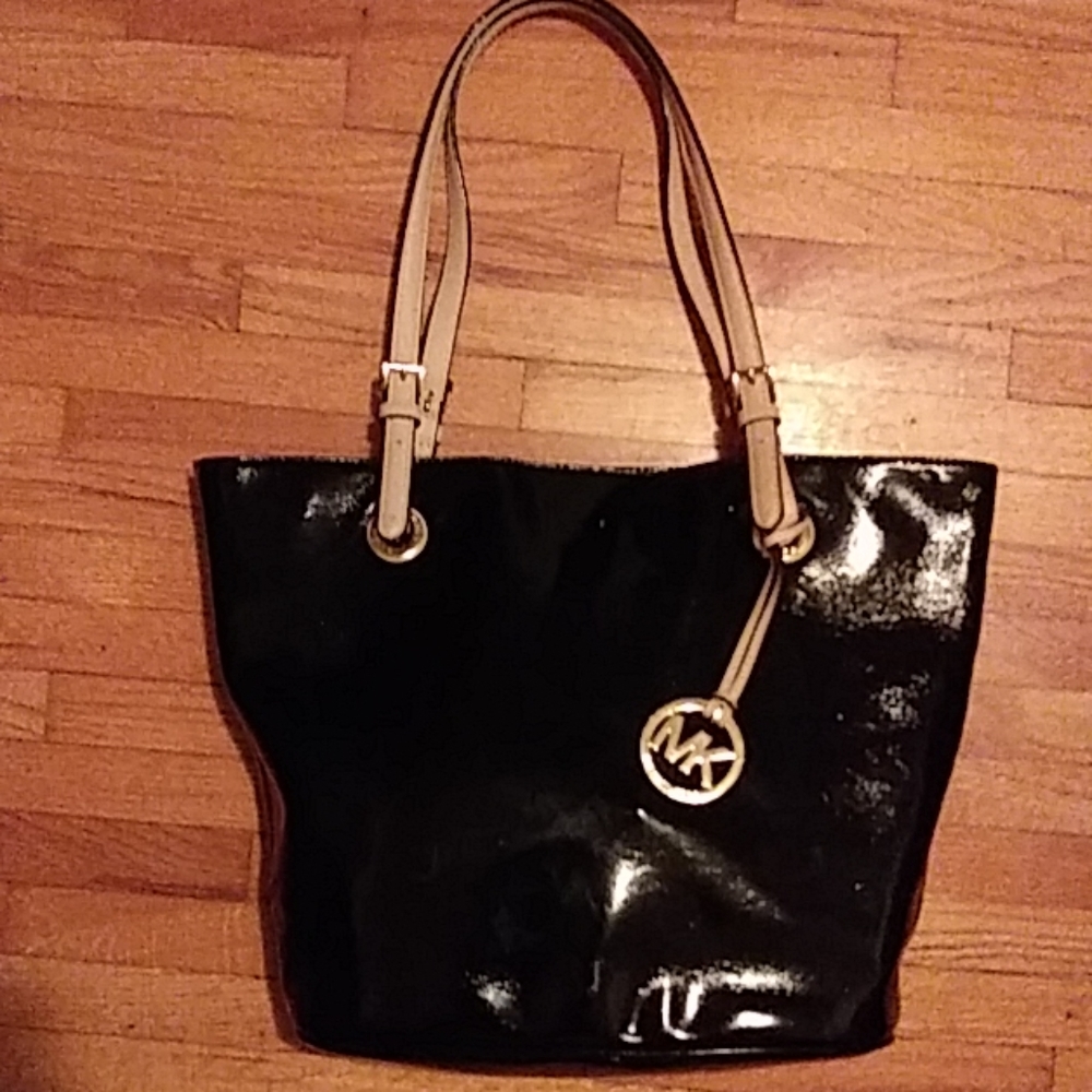 Micheal kors purse